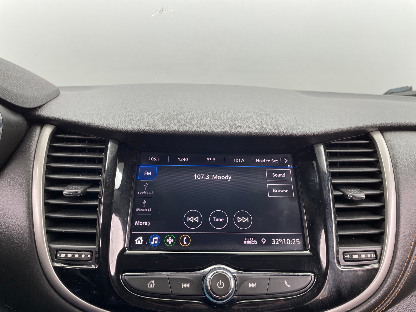 Thumbnail: 2020 Chevrolet Trax - 4