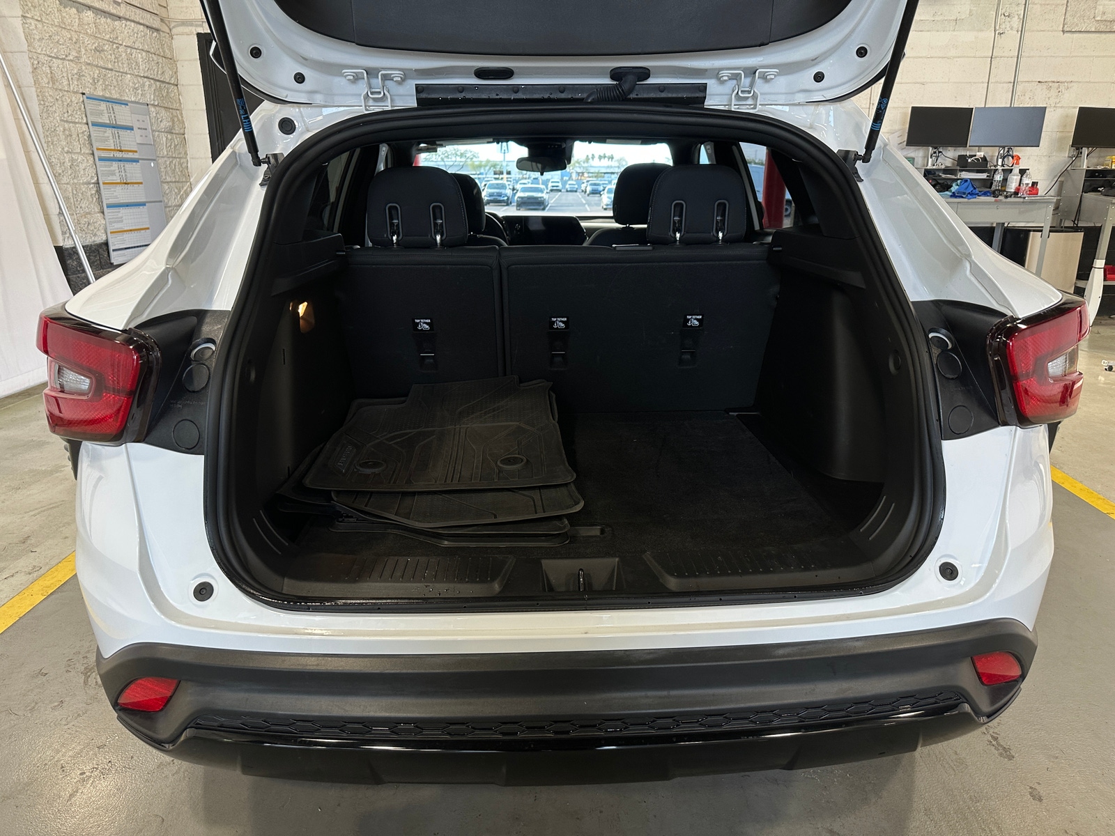 Thumbnail: 2024 Chevrolet Trax - 7