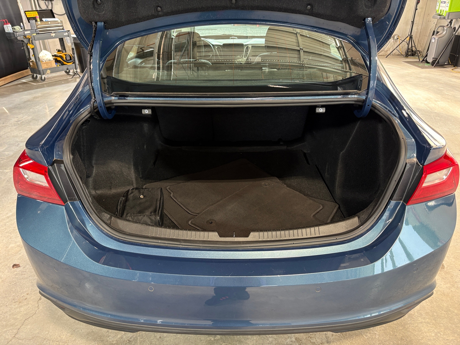 Thumbnail: 2024 Chevrolet Malibu - 7