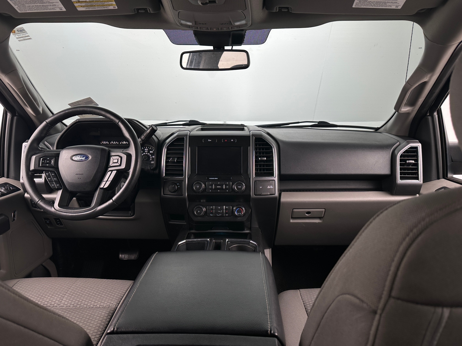 Thumbnail: 2019 Ford Econoline - 3