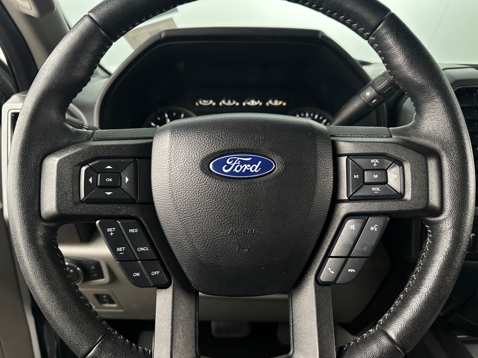 Thumbnail: 2019 Ford Econoline - 5