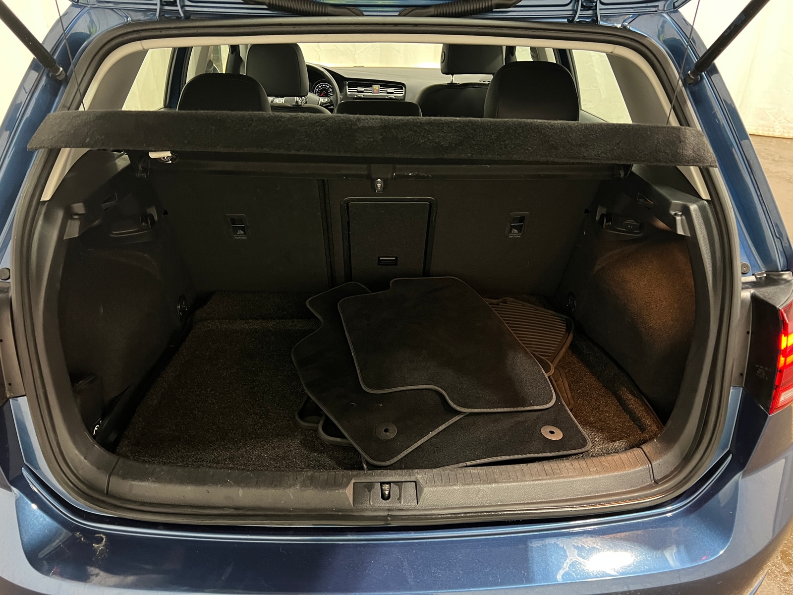 Thumbnail: 2021 Volkswagen Golf - 6