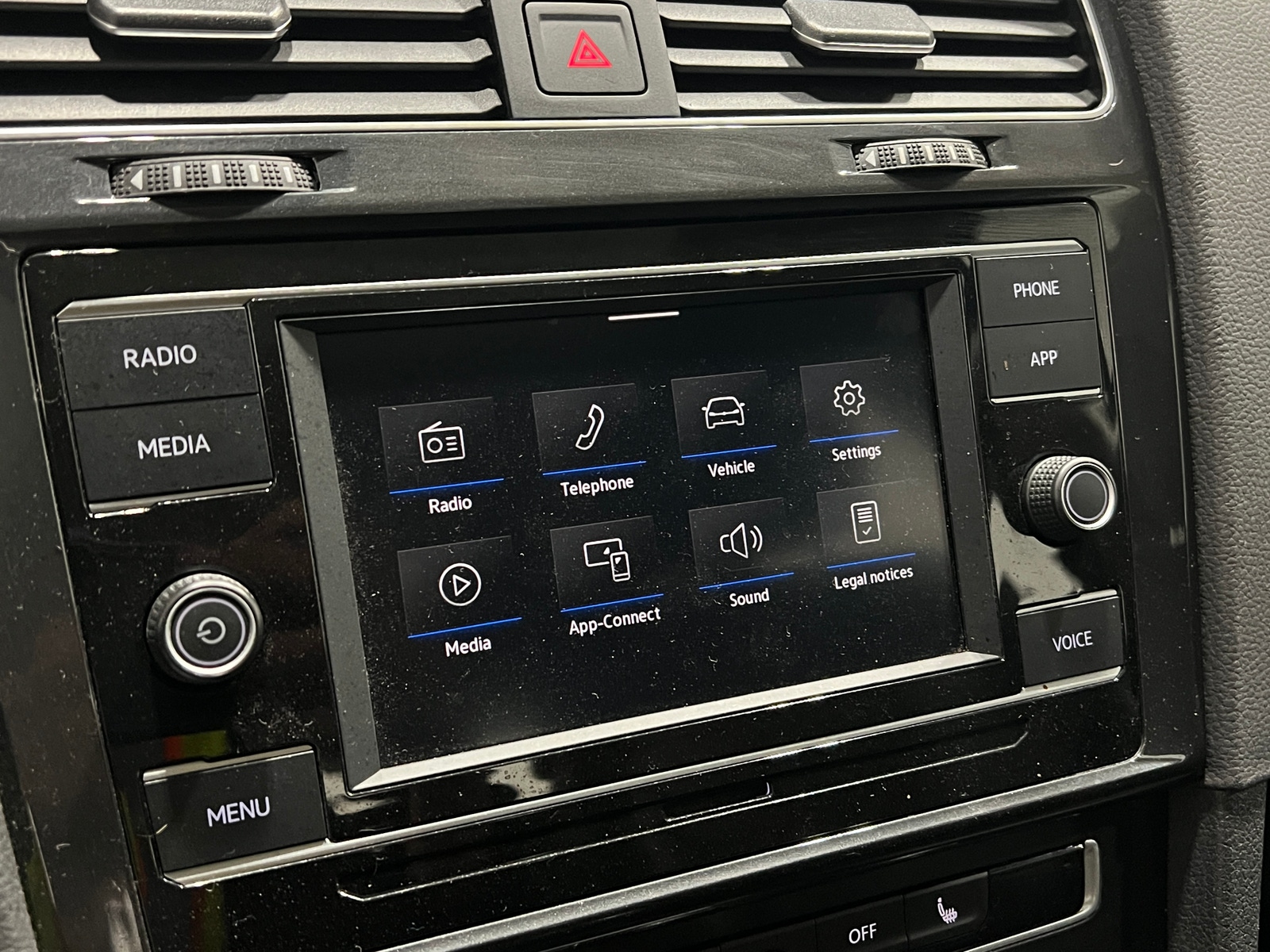 Thumbnail: 2021 Volkswagen Golf - 3