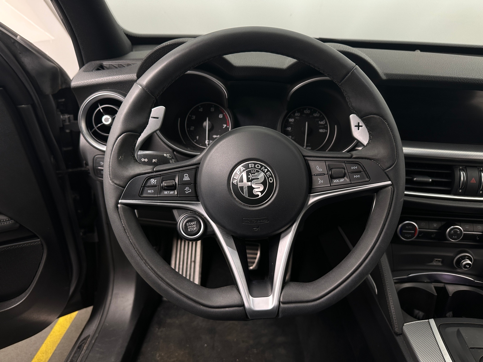 Thumbnail: 2018 Alfa Romeo Stelvio - 4