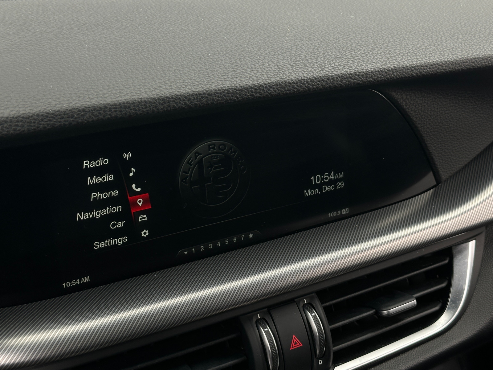 Thumbnail: 2018 Alfa Romeo Stelvio - 3