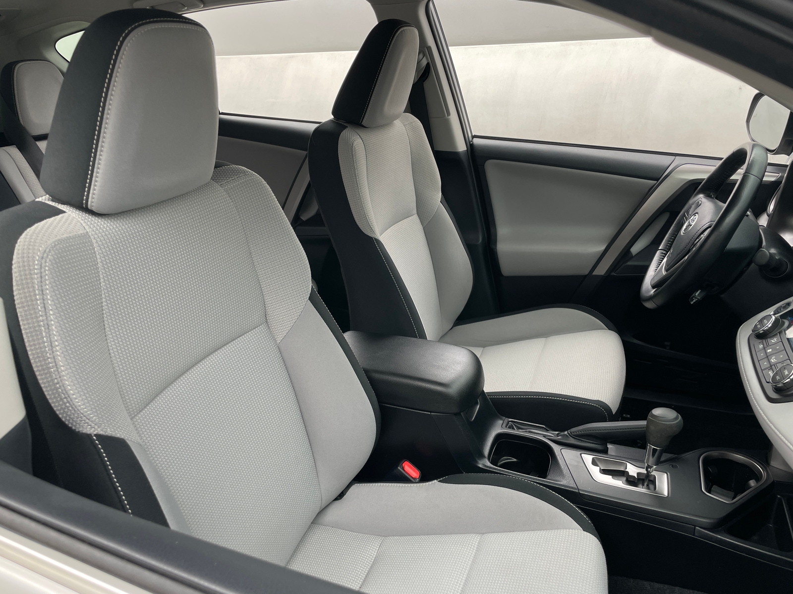 Thumbnail: 2018 Toyota RAV4 - 2