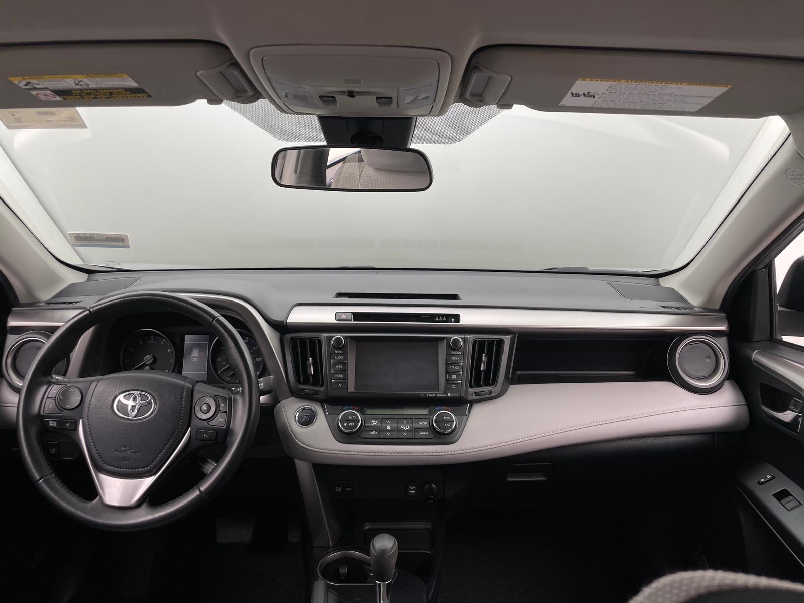 Thumbnail: 2018 Toyota RAV4 - 3