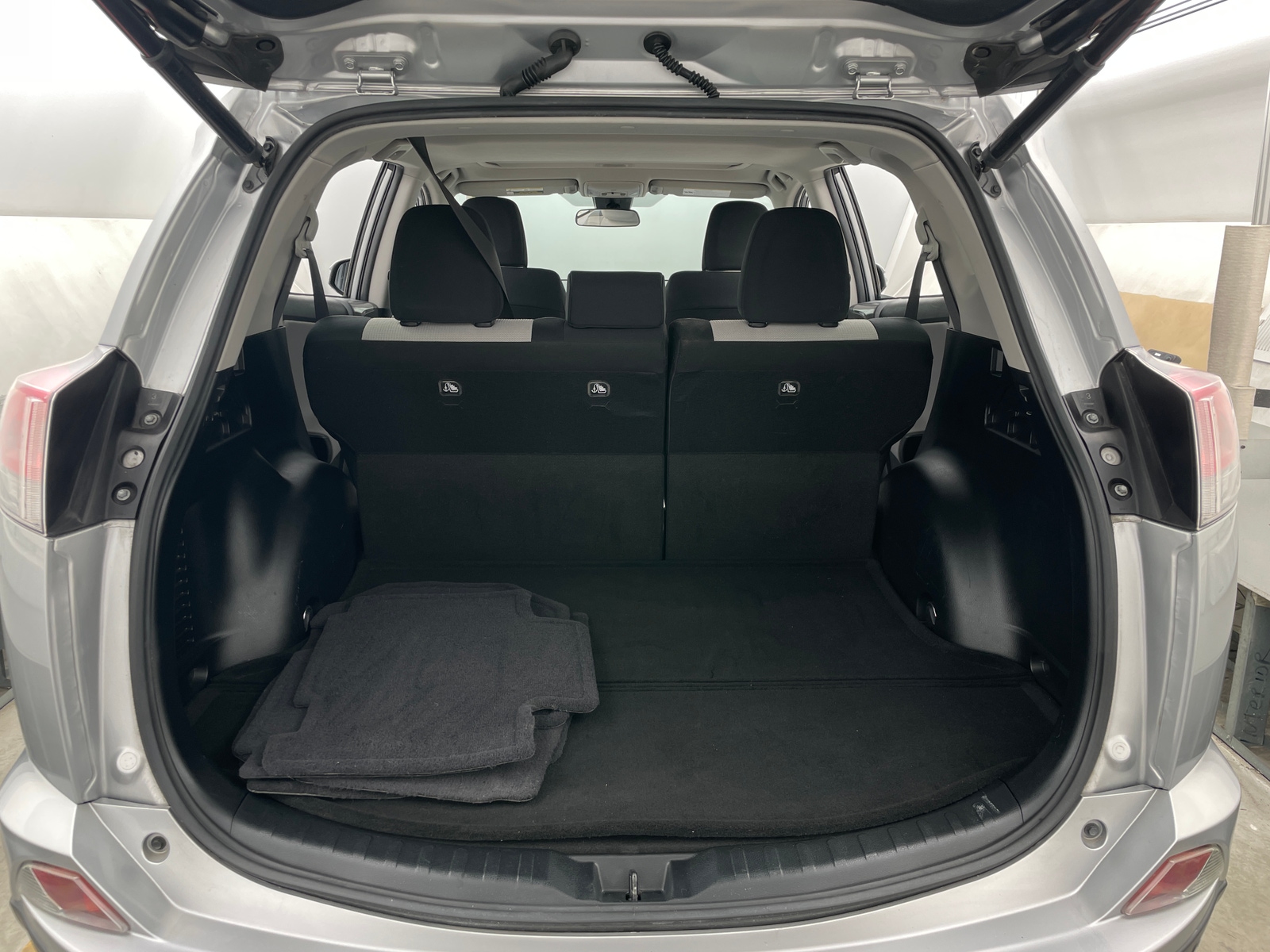 Thumbnail: 2018 Toyota RAV4 - 7