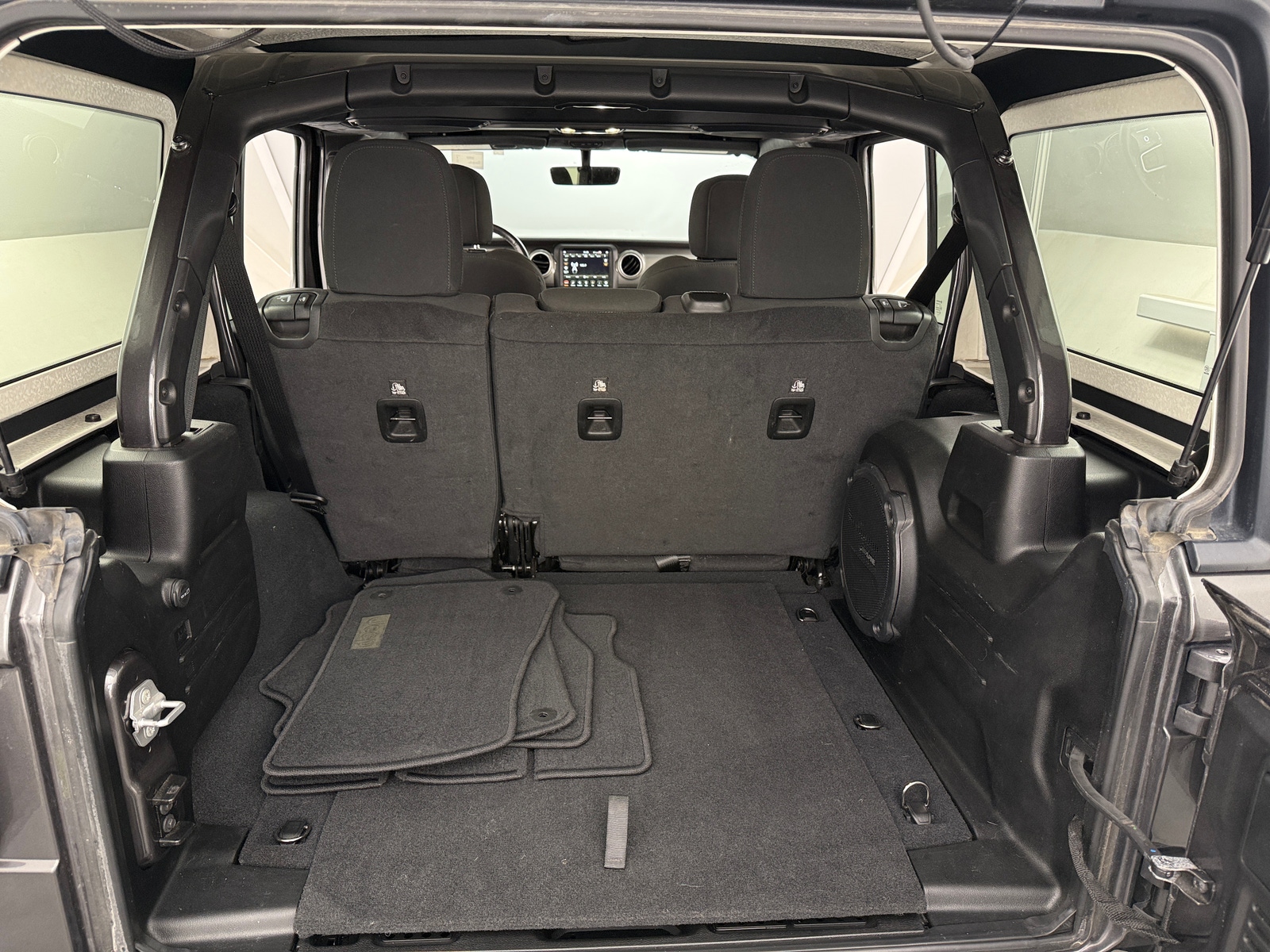 Thumbnail: 2022 Jeep Wrangler - 7