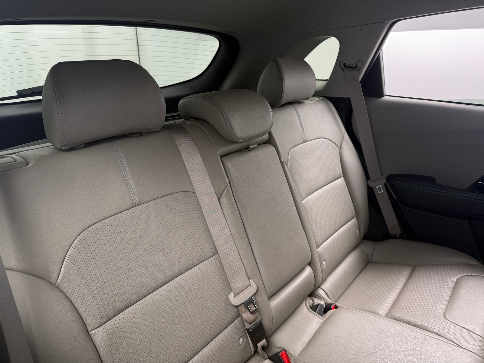 Thumbnail: 2021 Kia Niro - 5