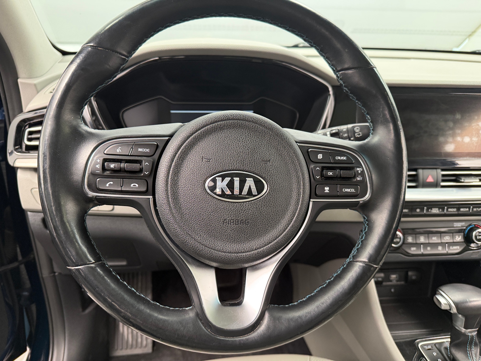 Thumbnail: 2021 Kia Niro - 4