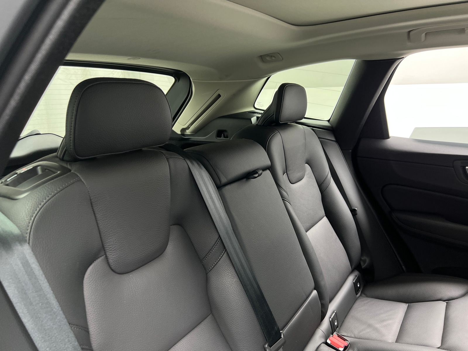 Thumbnail: 2025 Volvo XC60 - 5