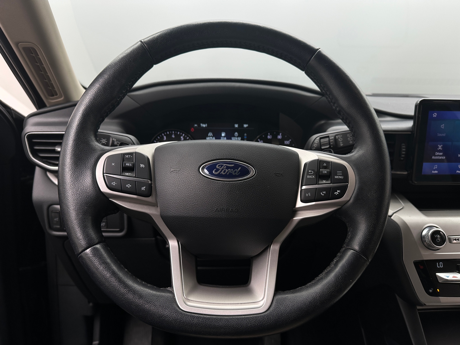 Thumbnail: 2020 Ford Explorer - 4