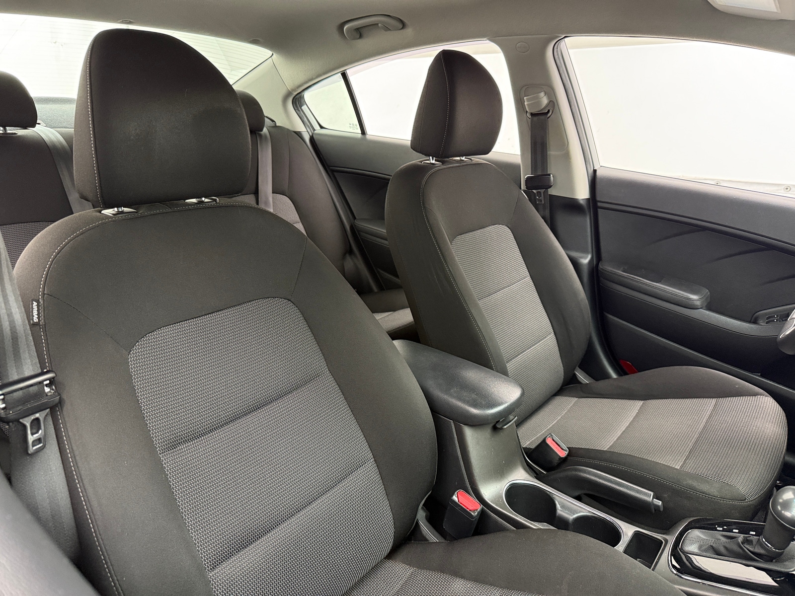 Thumbnail: 2017 Kia Forte - 2