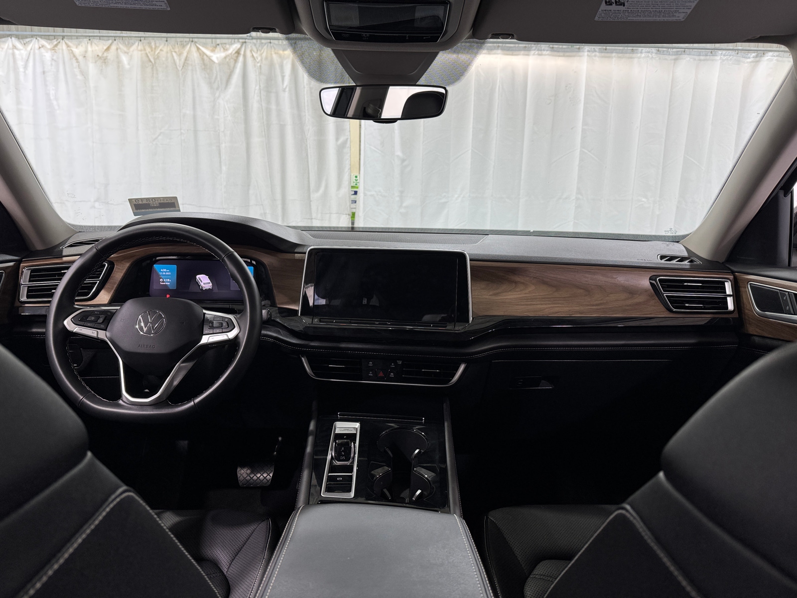 Thumbnail: 2025 Volkswagen Atlas - 2