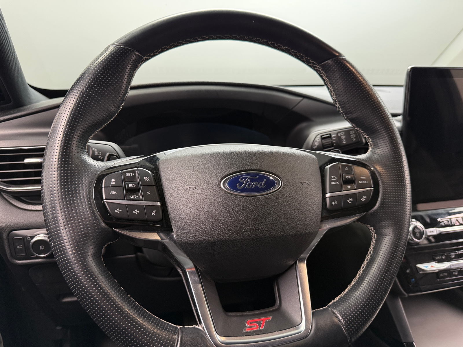 Thumbnail: 2021 Ford Explorer - 4