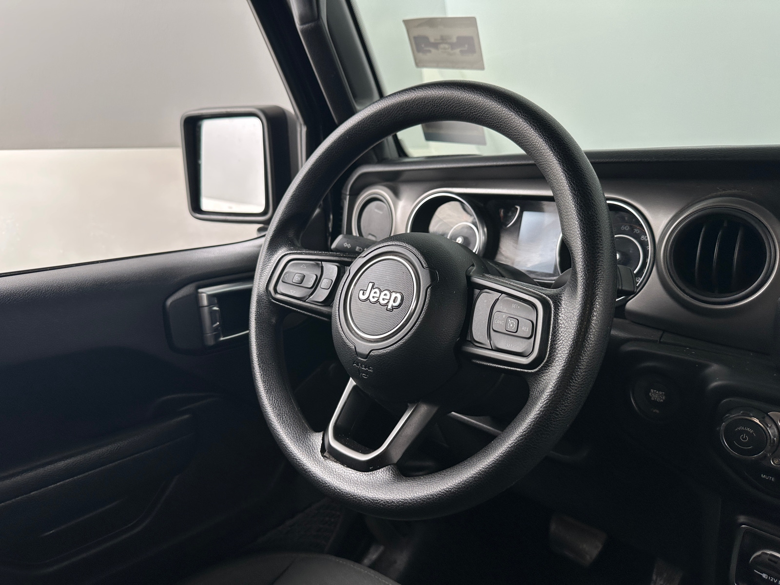 Thumbnail: 2022 Jeep Wrangler - 5