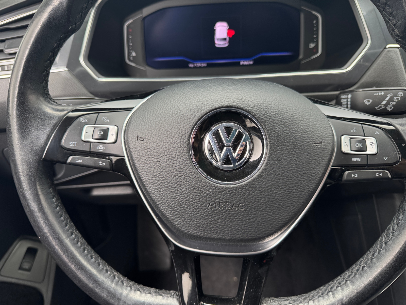 Thumbnail: 2019 Volkswagen Tiguan - 4