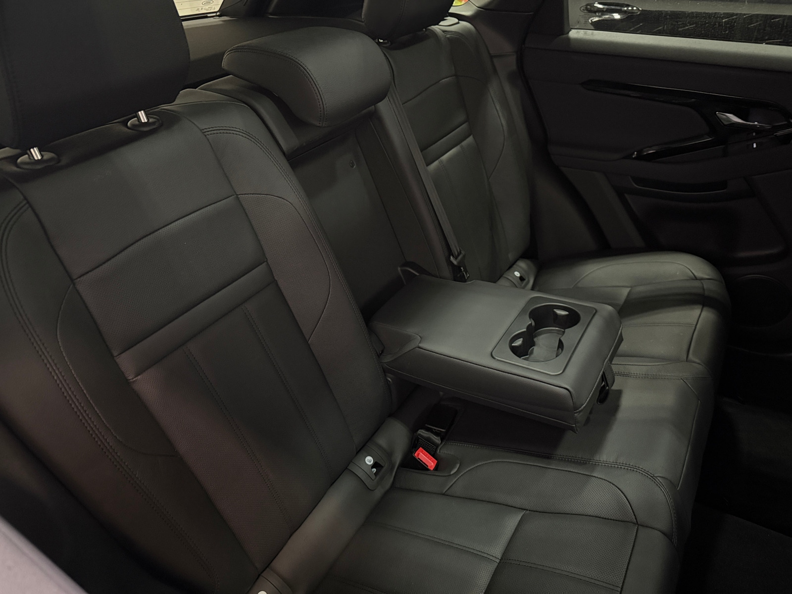 Thumbnail: 2025 Land Rover Range Rover Evoque - 5