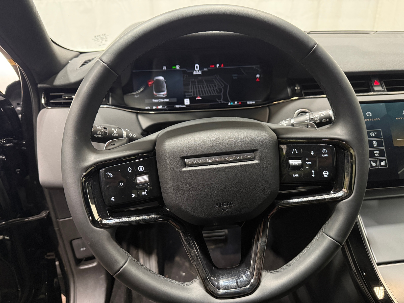 Thumbnail: 2025 Land Rover Range Rover Evoque - 4