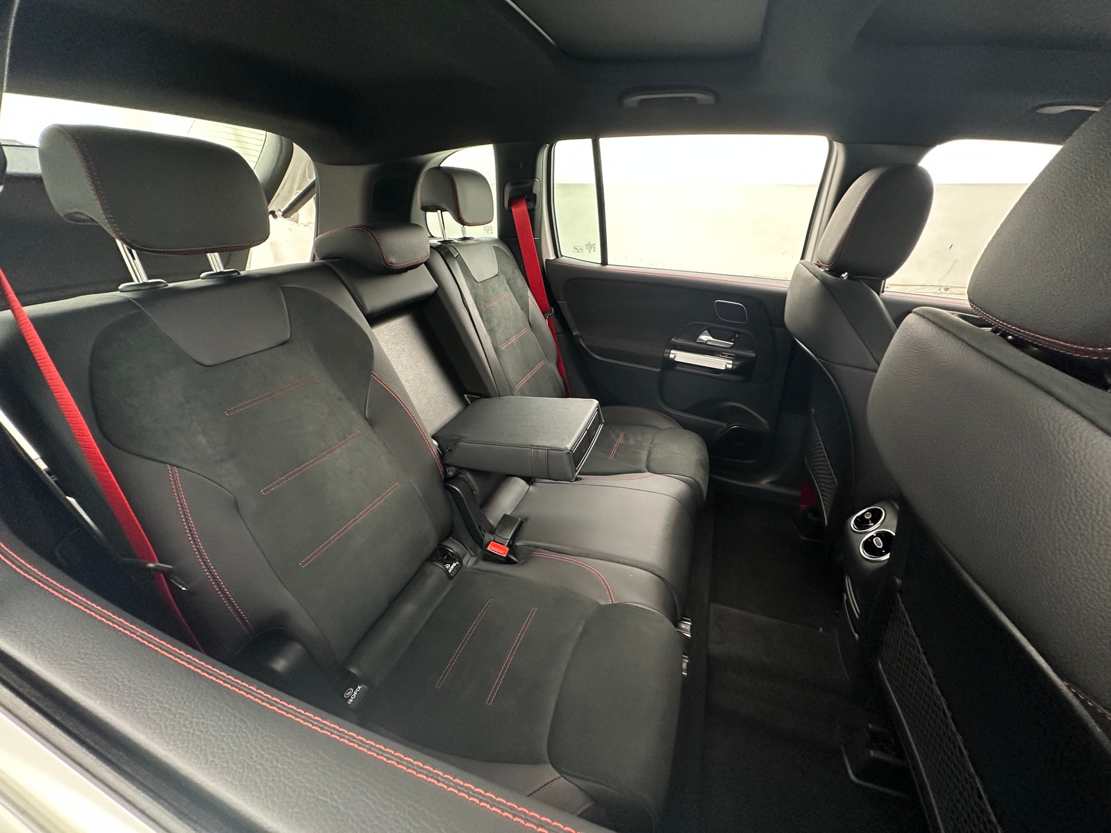 Thumbnail: 2025 Mercedes-Benz GLB - 5