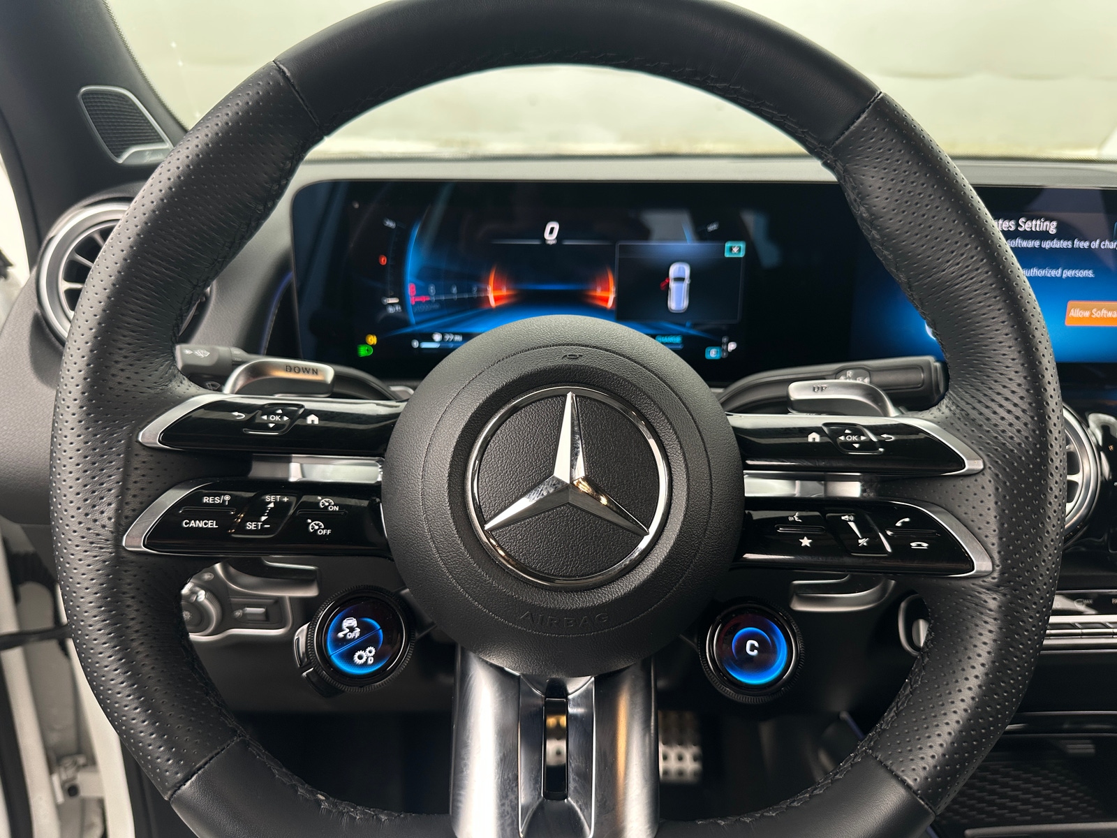 Thumbnail: 2025 Mercedes-Benz GLB - 4