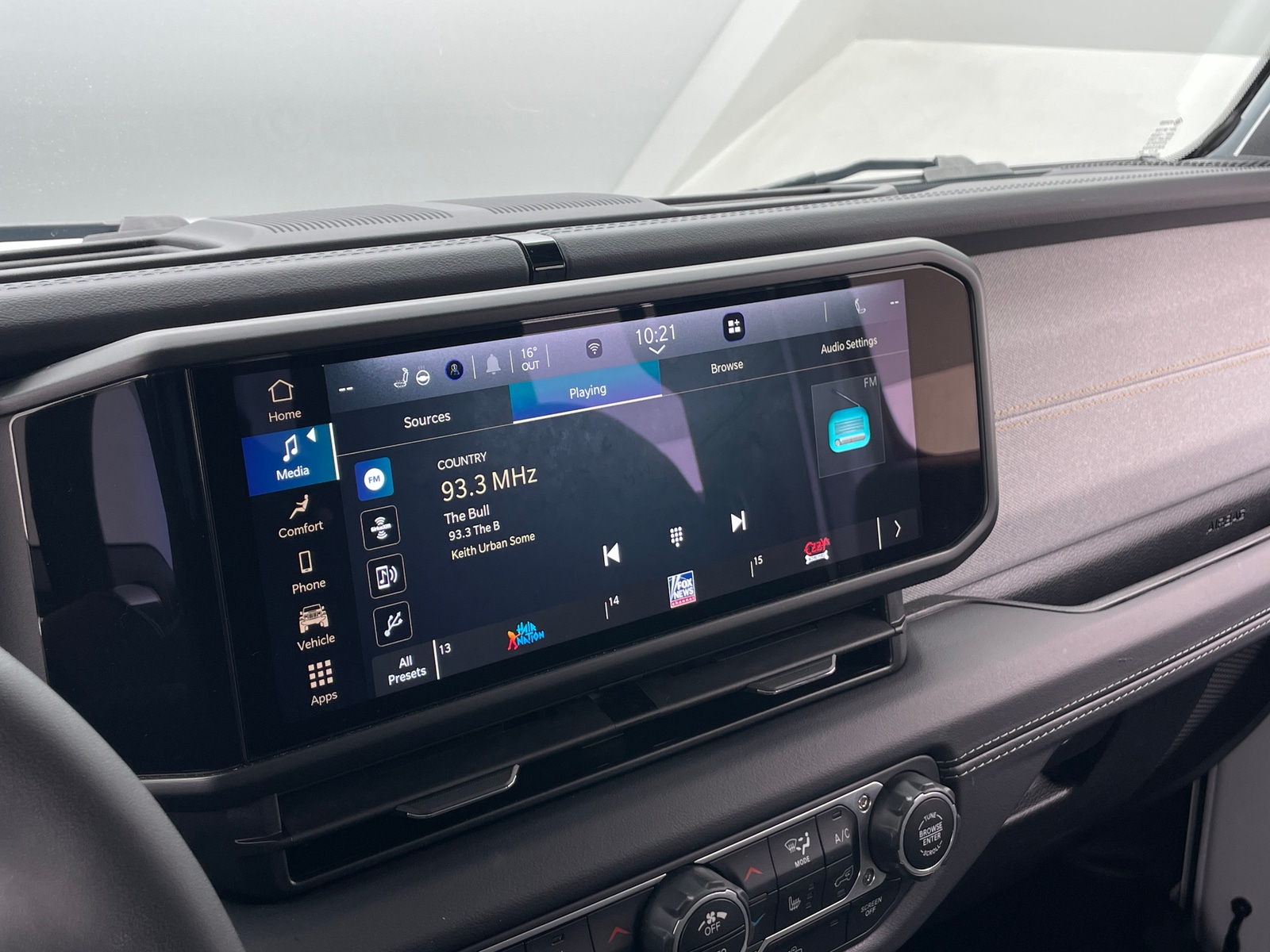 Thumbnail: 2025 Jeep Wrangler - 4