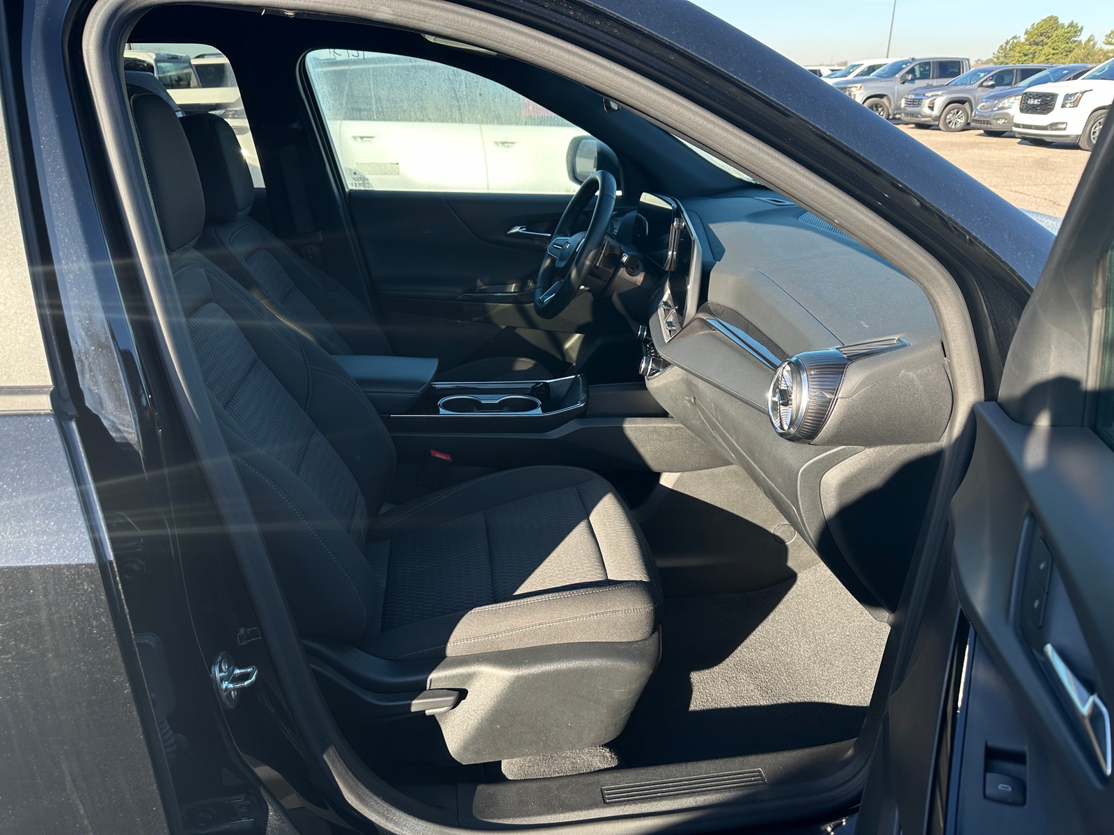 Thumbnail: 2025 Chevrolet Equinox - 2