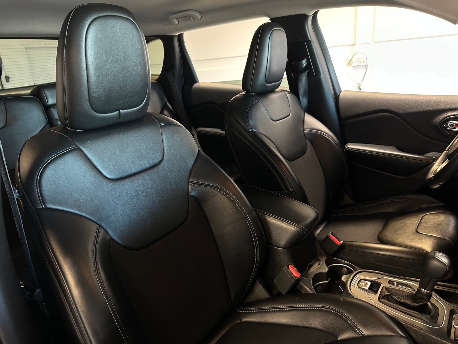 Thumbnail: 2019 Jeep Cherokee - 2