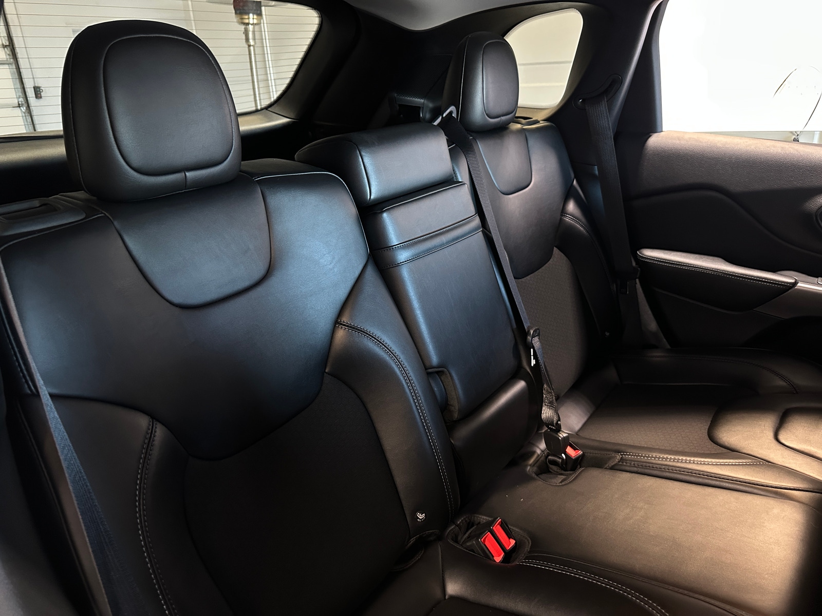 Thumbnail: 2019 Jeep Cherokee - 6