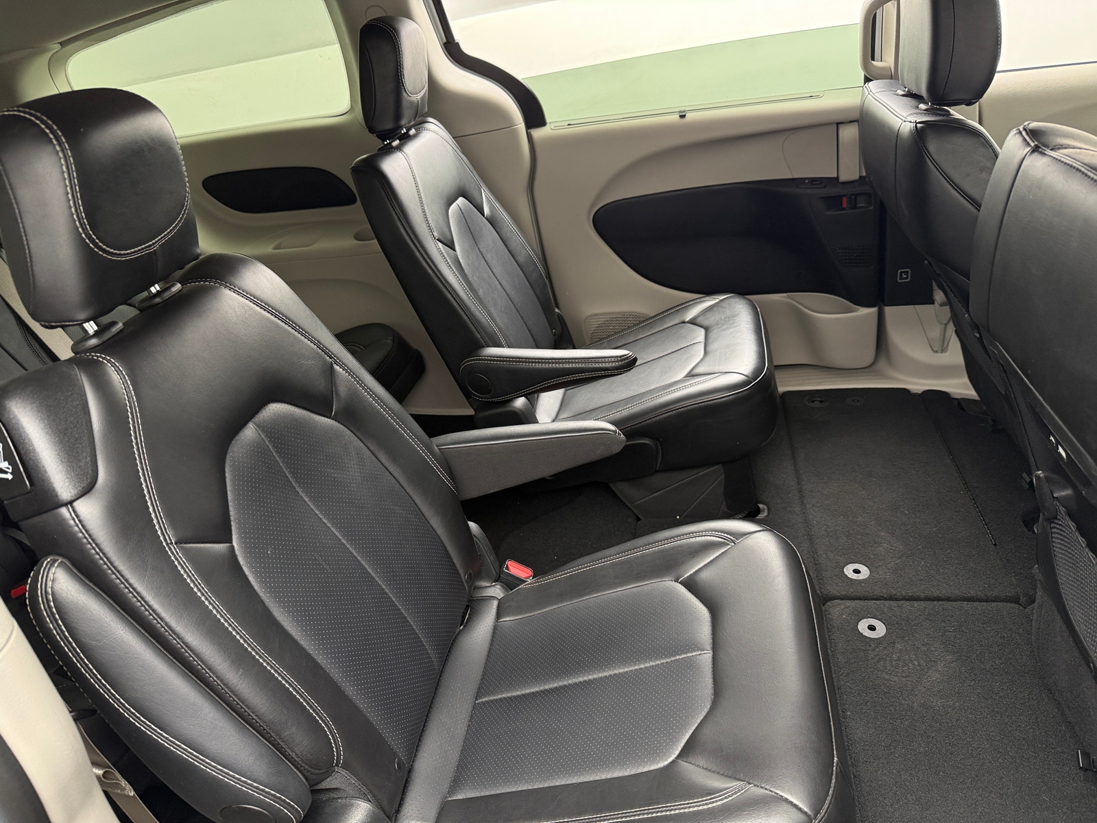 Thumbnail: 2024 Chrysler Pacifica - 5