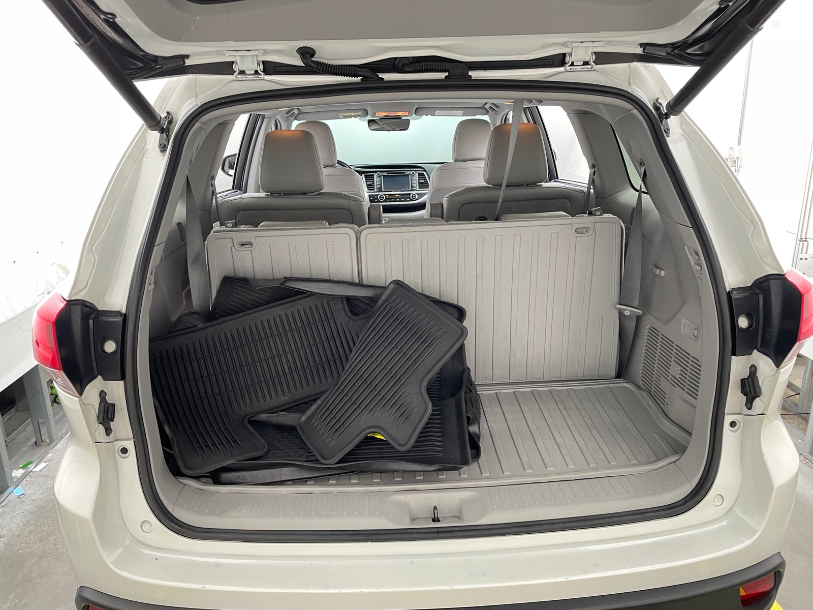 Thumbnail: 2019 Toyota Highlander - 6