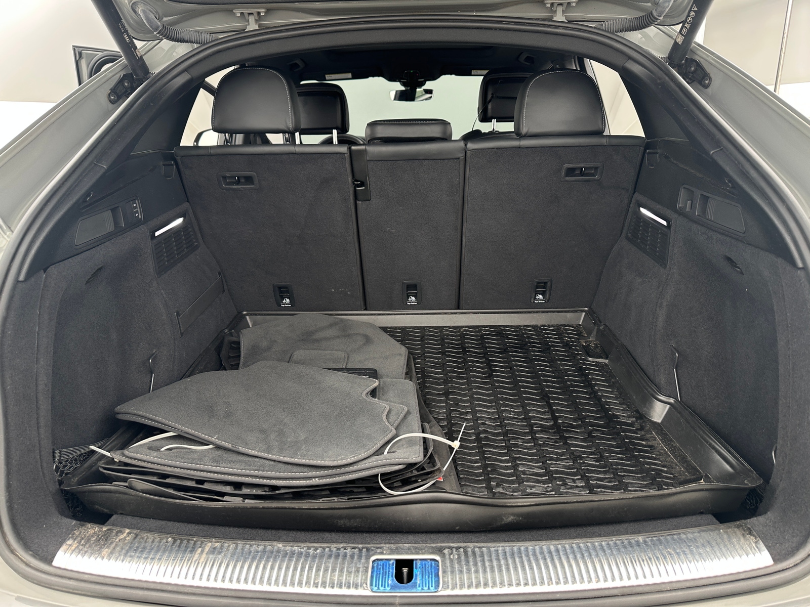 Thumbnail: 2021 Audi SQ5 - 6