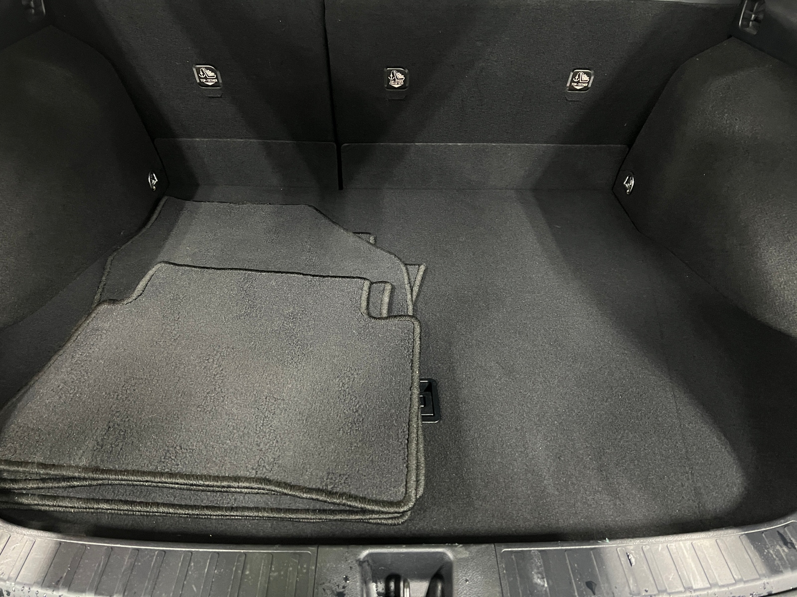 Thumbnail: 2016 Toyota Prius - 6