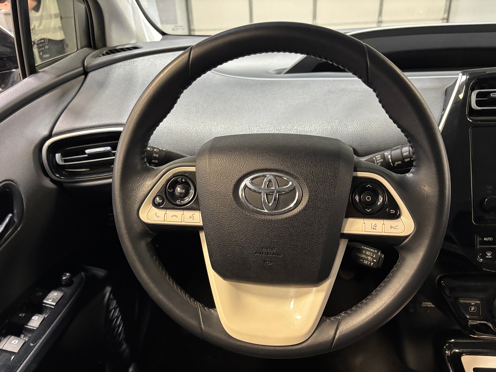 Thumbnail: 2017 Toyota Prius - 4