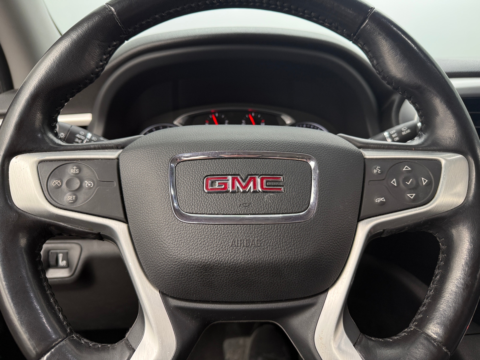 Thumbnail: 2020 GMC Acadia - 4