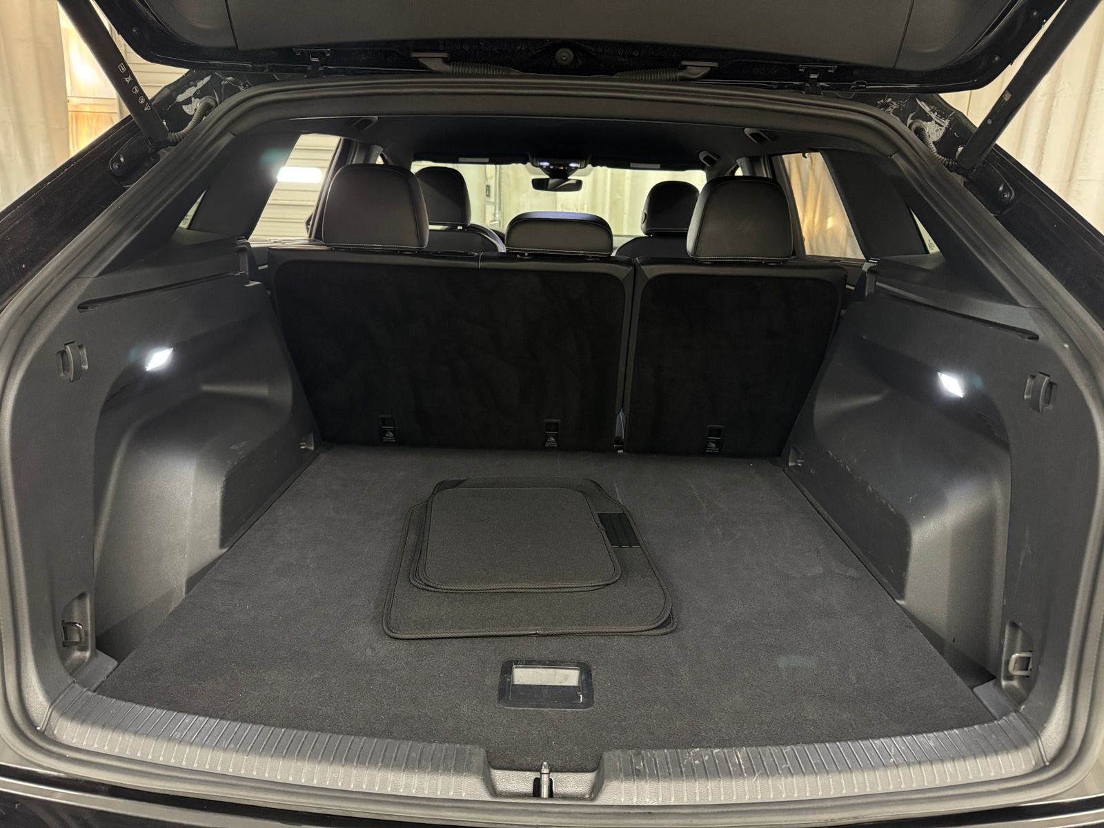 Thumbnail: 2025 Volkswagen Atlas - 6