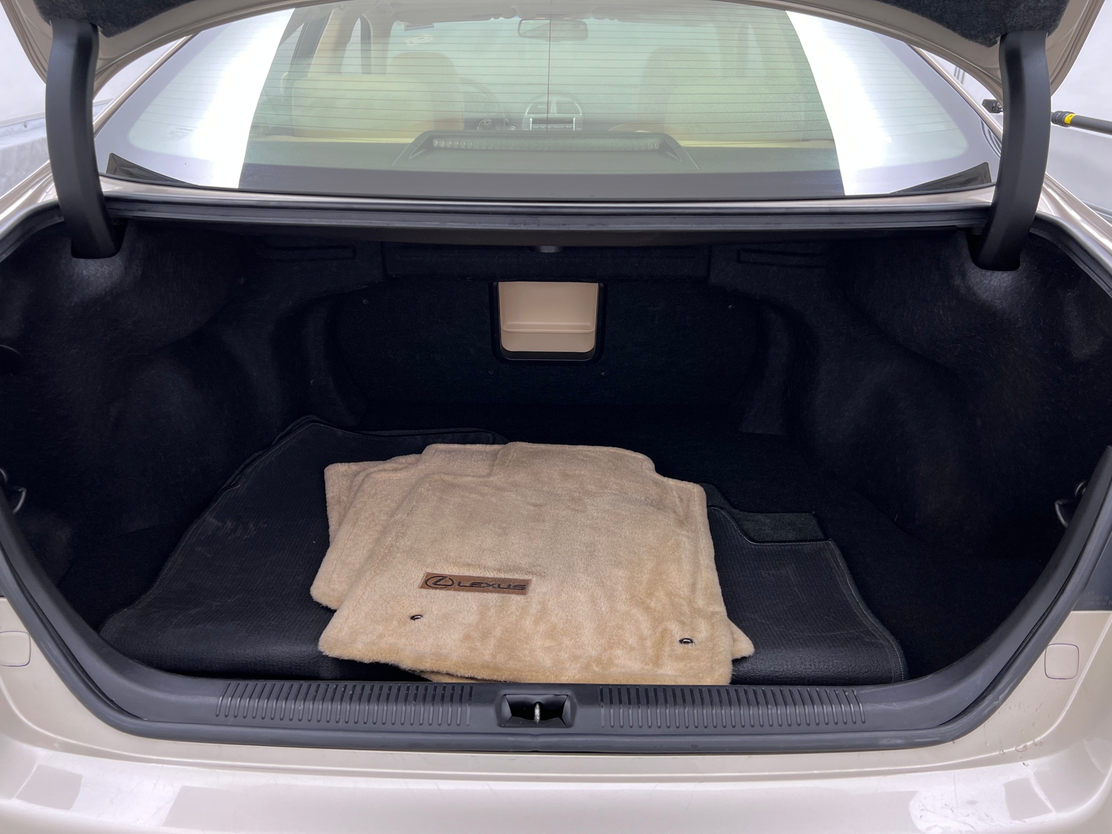 Thumbnail: 2012 Lexus ES - 6