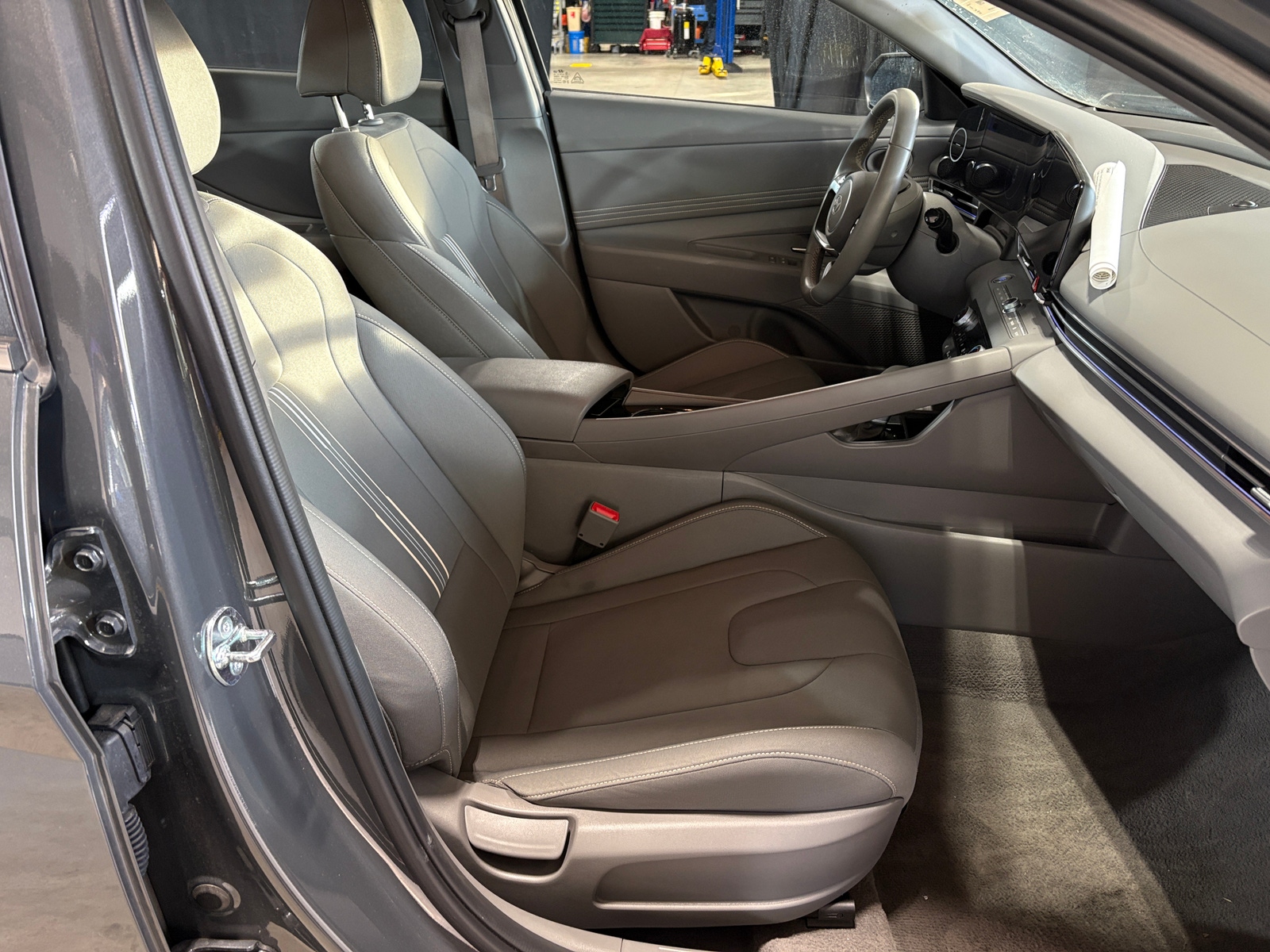 Thumbnail: 2025 Hyundai Elantra - 2