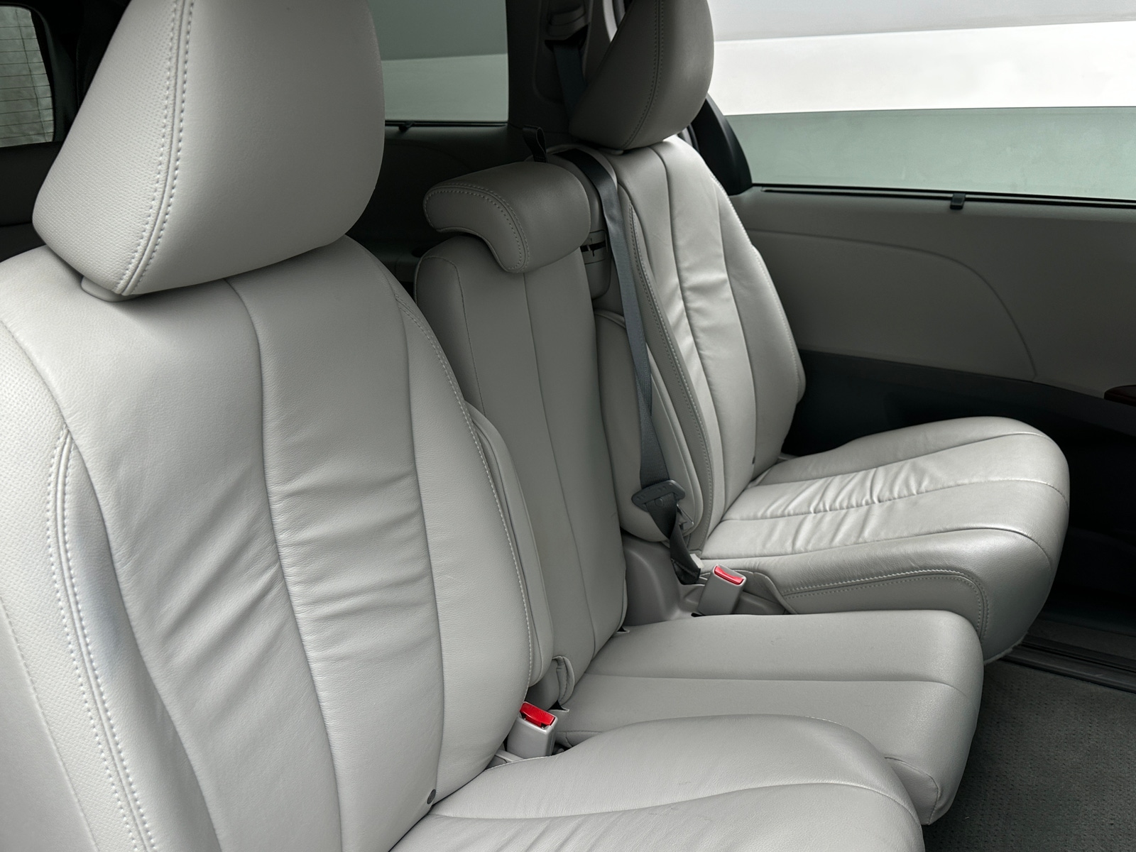 Thumbnail: 2014 Toyota Sienna - 5