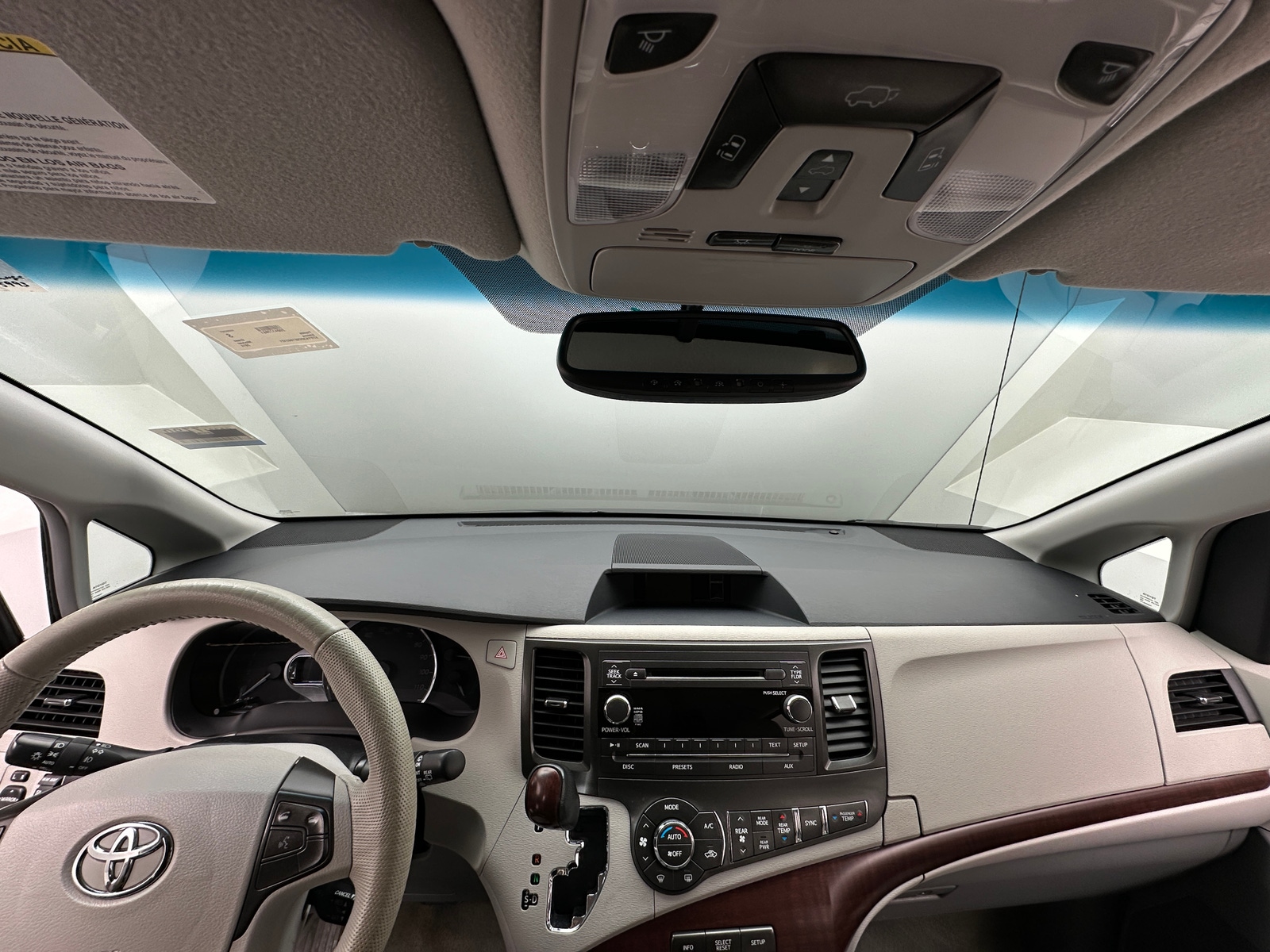 Thumbnail: 2014 Toyota Sienna - 2