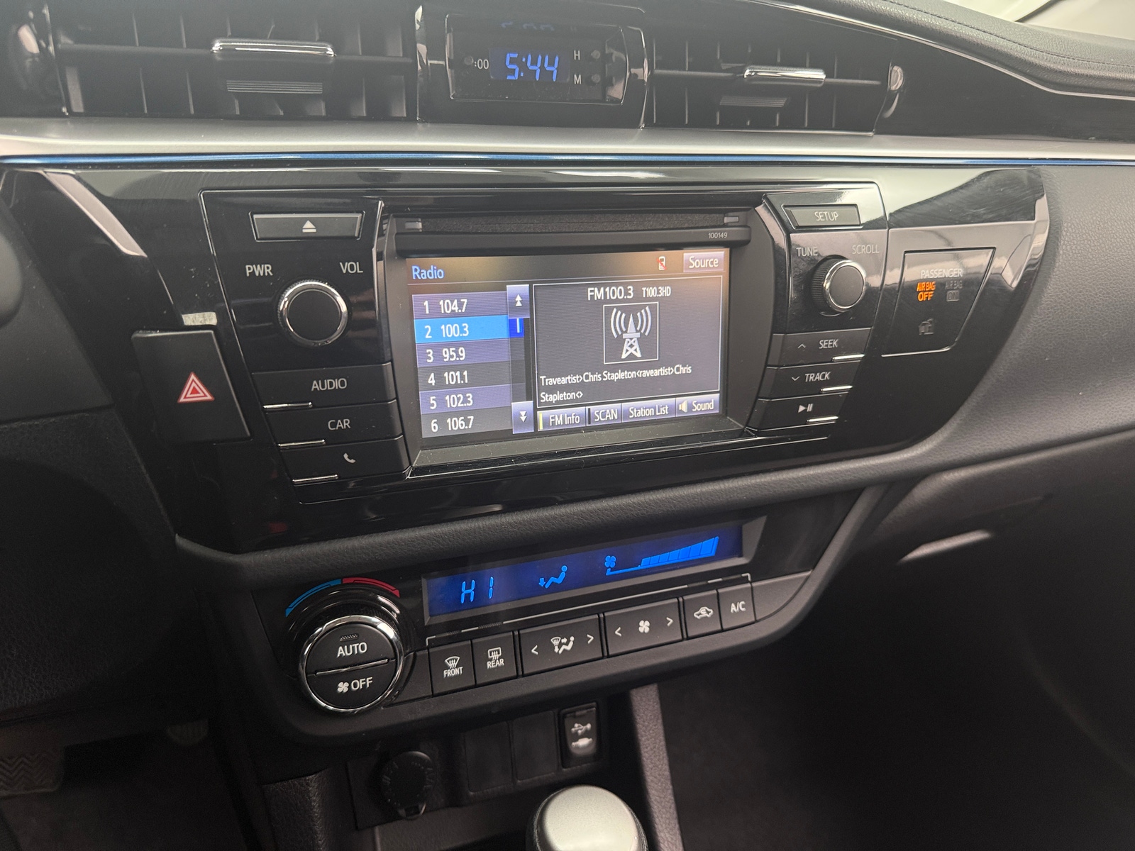 Thumbnail: 2015 Toyota Corolla - 4