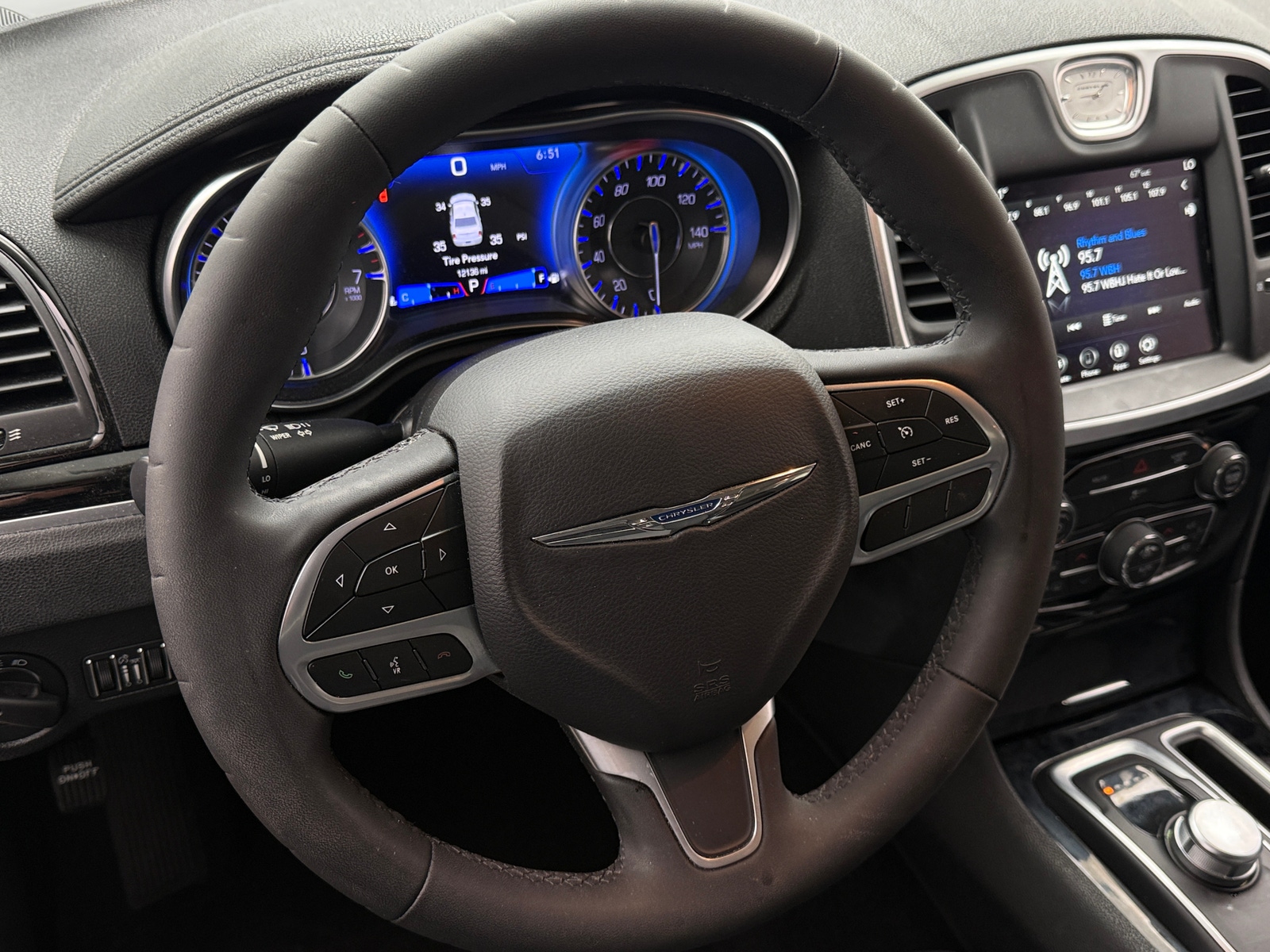 Thumbnail: 2023 Chrysler 300 - 5