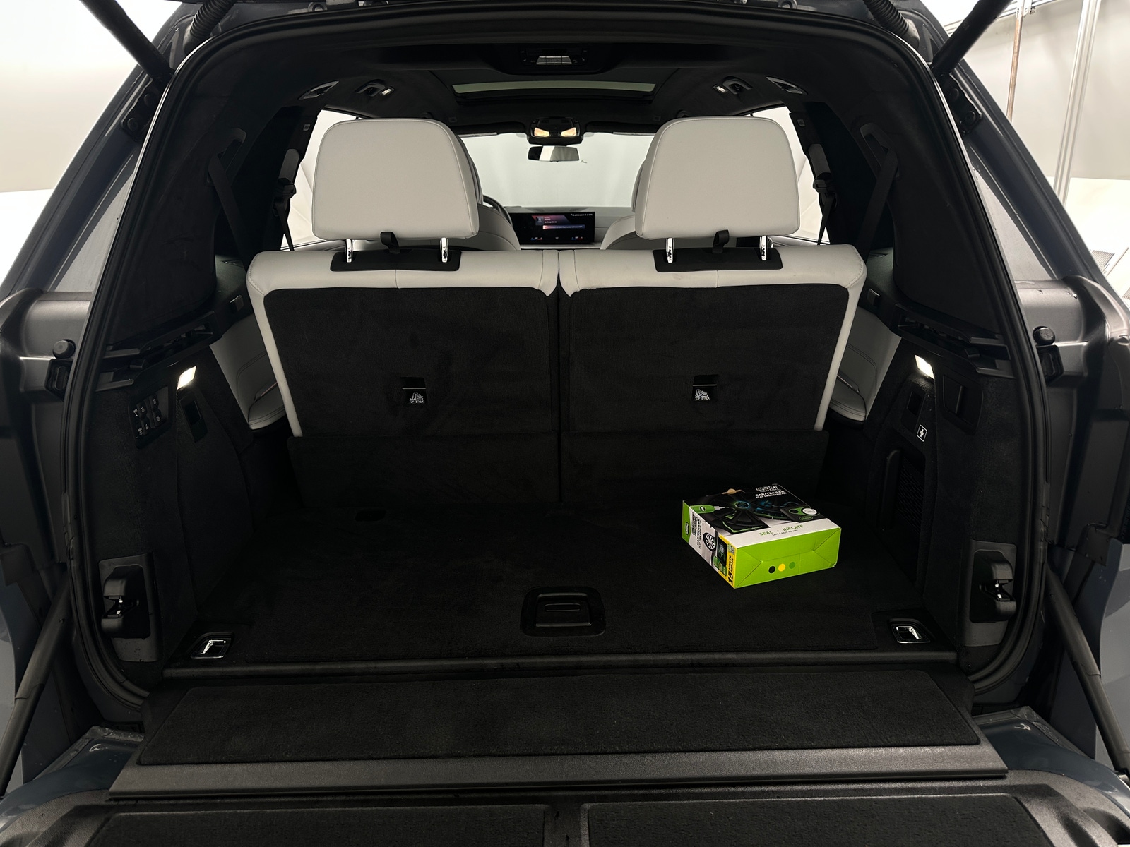 Thumbnail: 2023 BMW X7 - 6