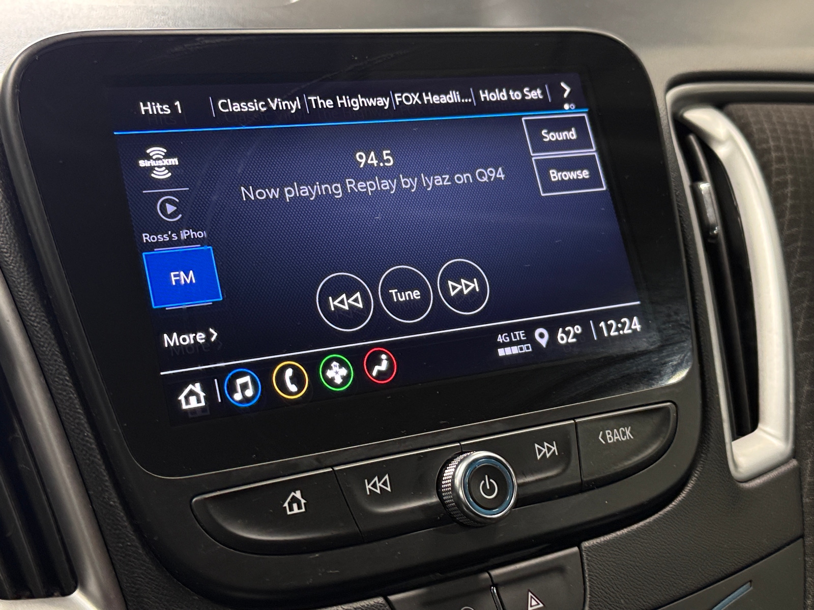 Thumbnail: 2023 Chevrolet Malibu - 4