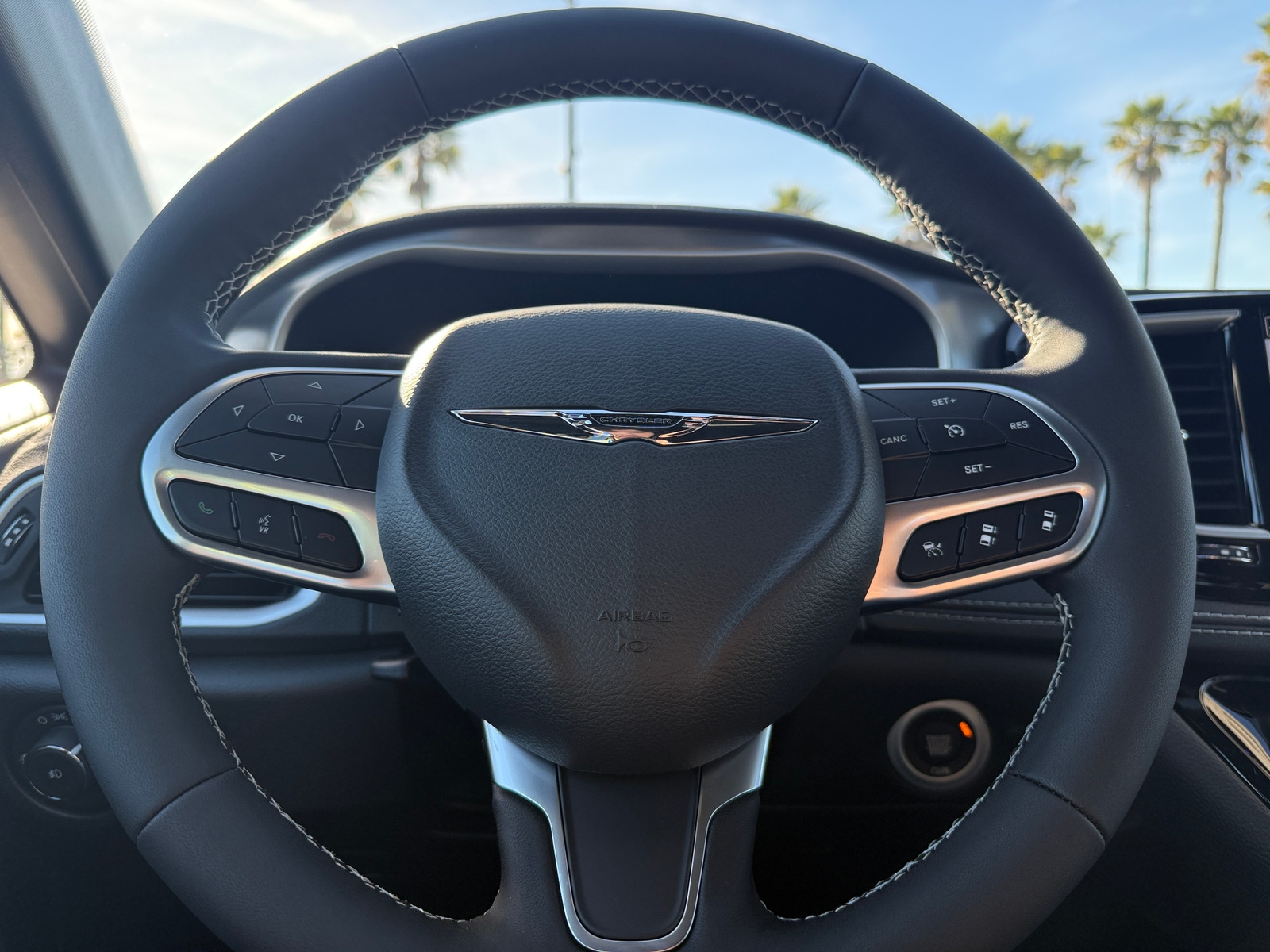 Thumbnail: 2026 Chrysler Pacifica - 4