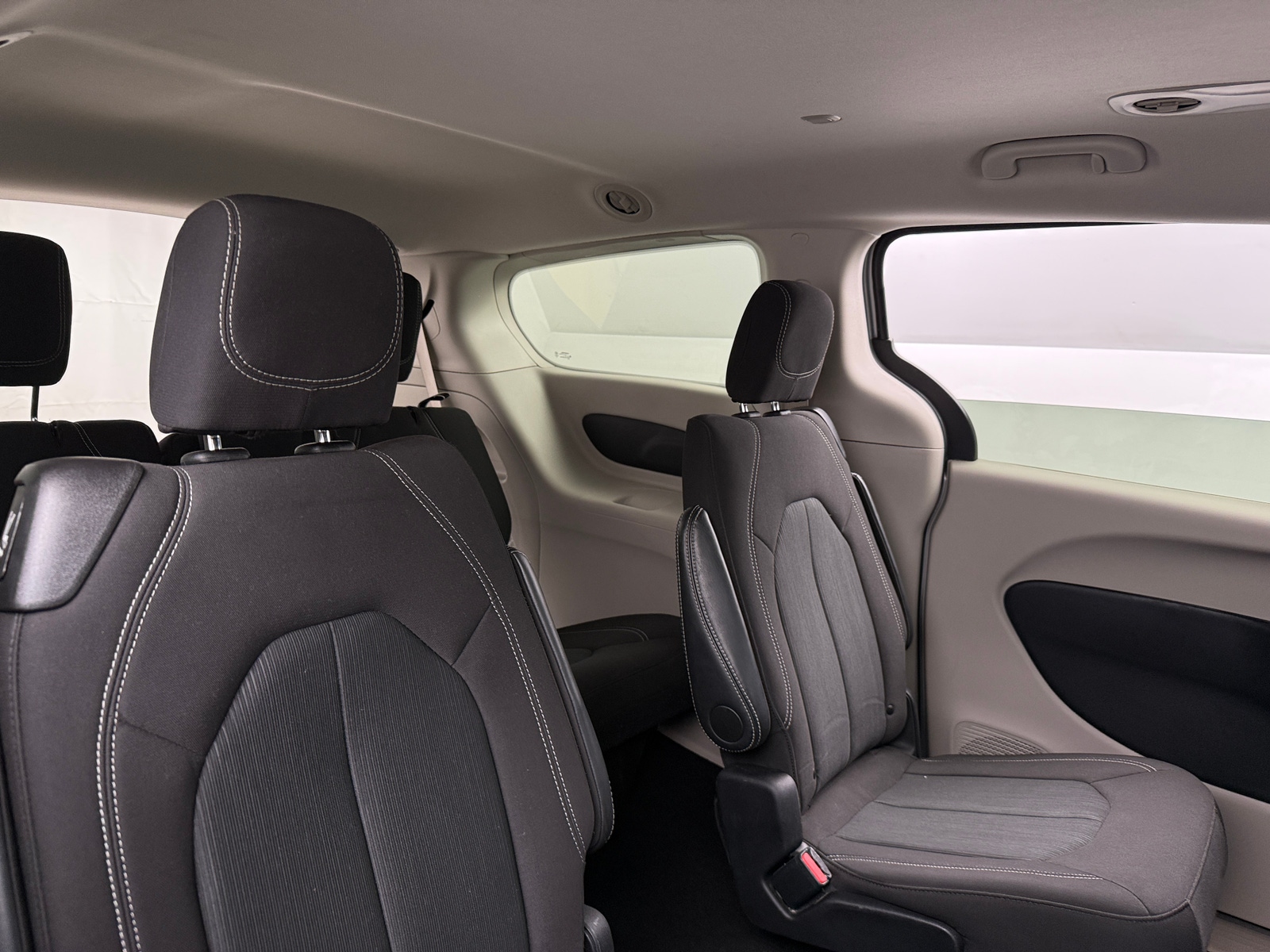 Thumbnail: 2024 Chrysler Voyager - 6