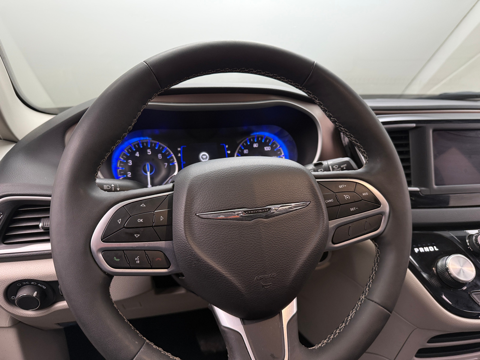 Thumbnail: 2024 Chrysler Voyager - 5