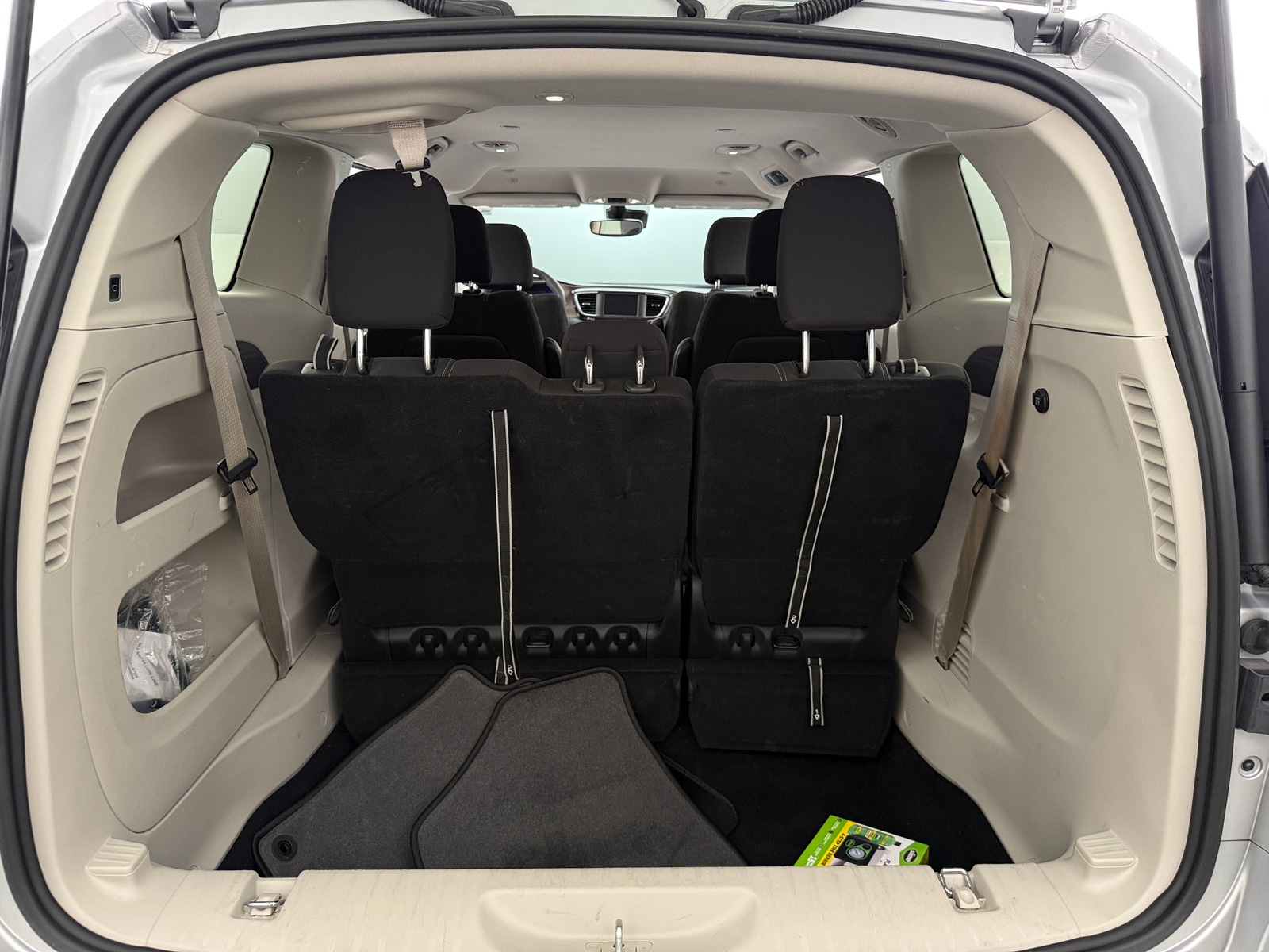 Thumbnail: 2024 Chrysler Voyager - 7