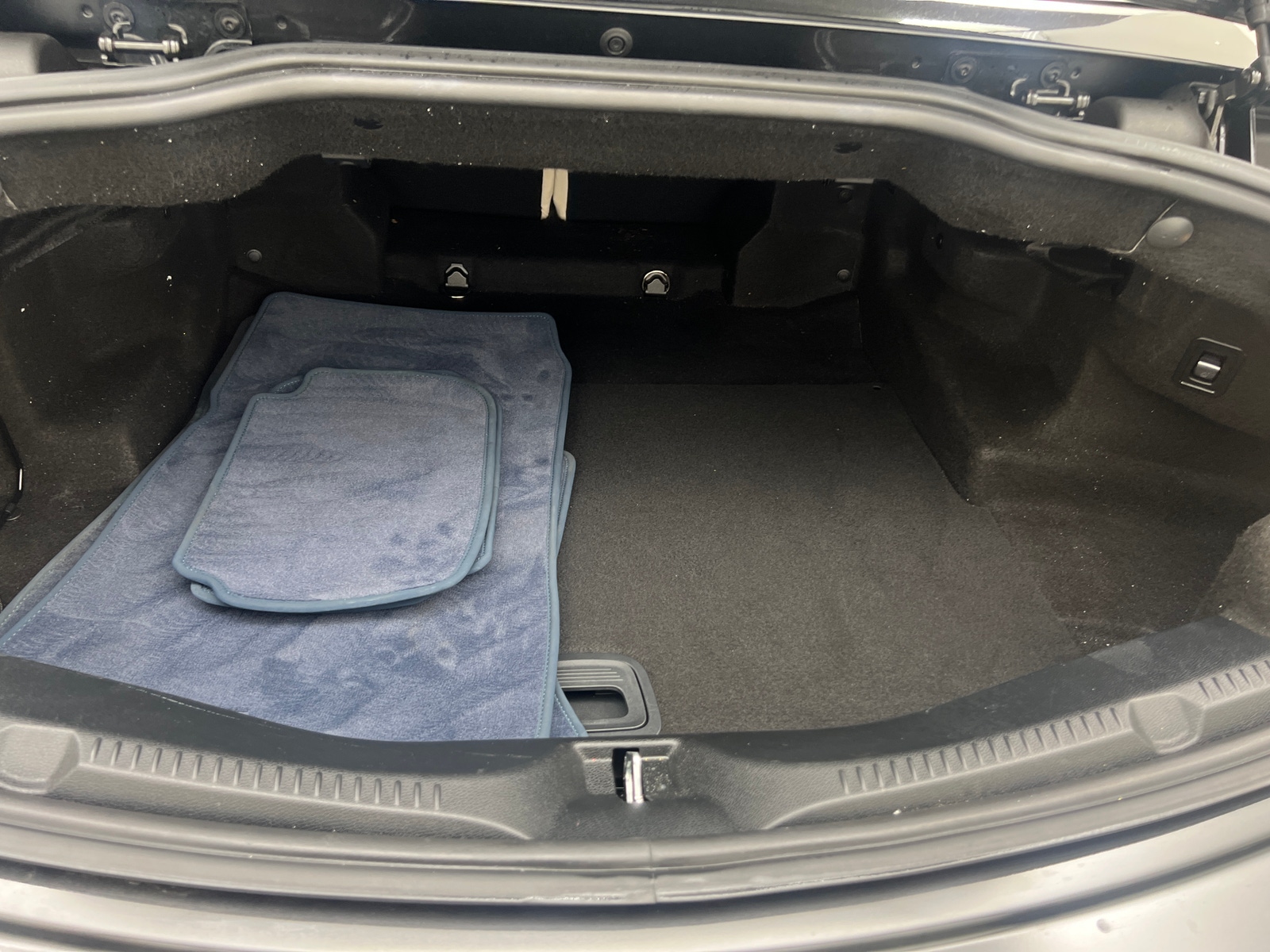 Thumbnail: 2022 Mercedes-Benz E-Class - 6